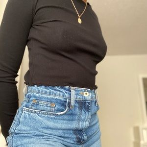 Black frilled crop top 🖤🌟🖤